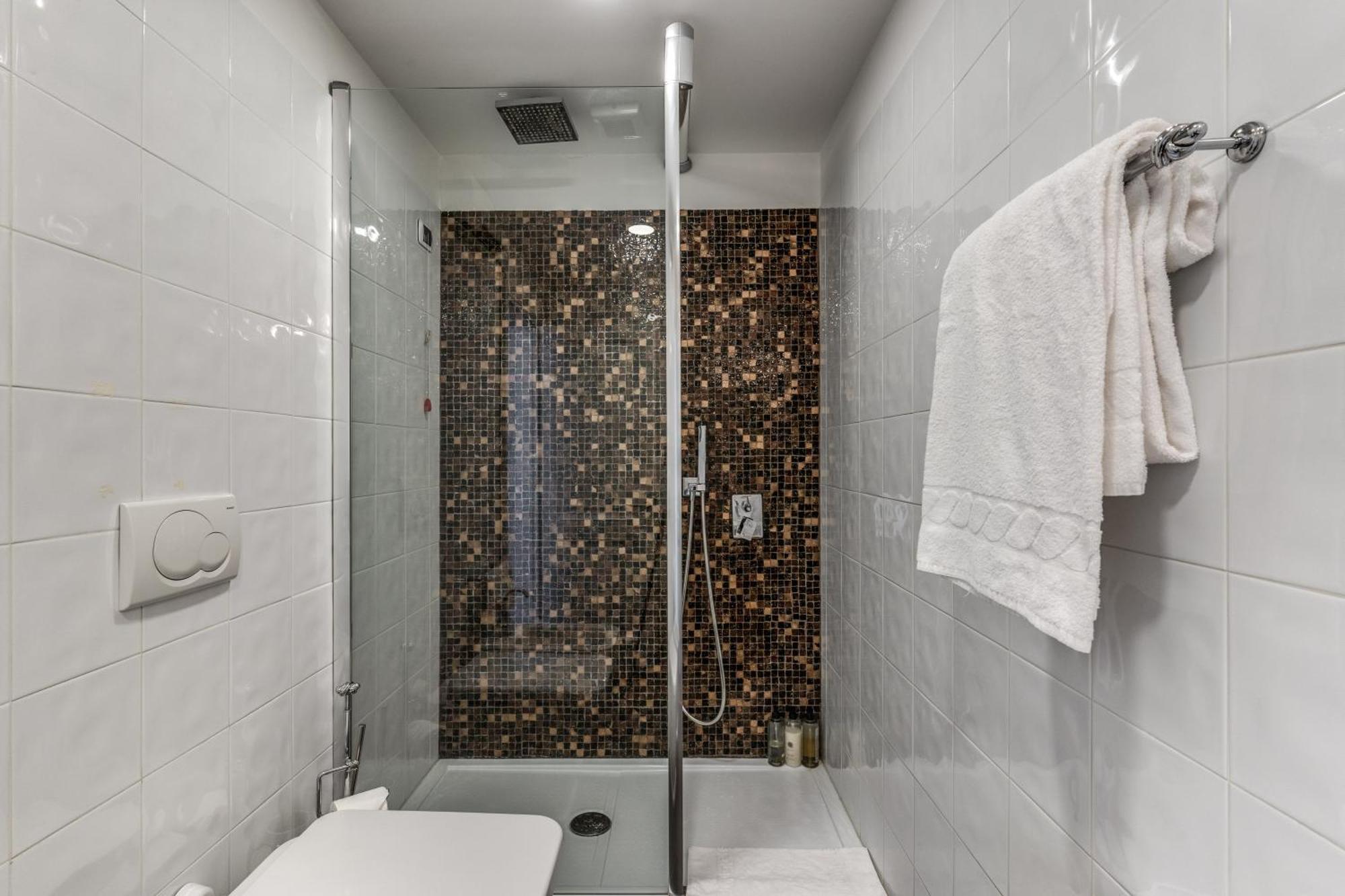 Deluxe Single Room,1632288669:JPEG