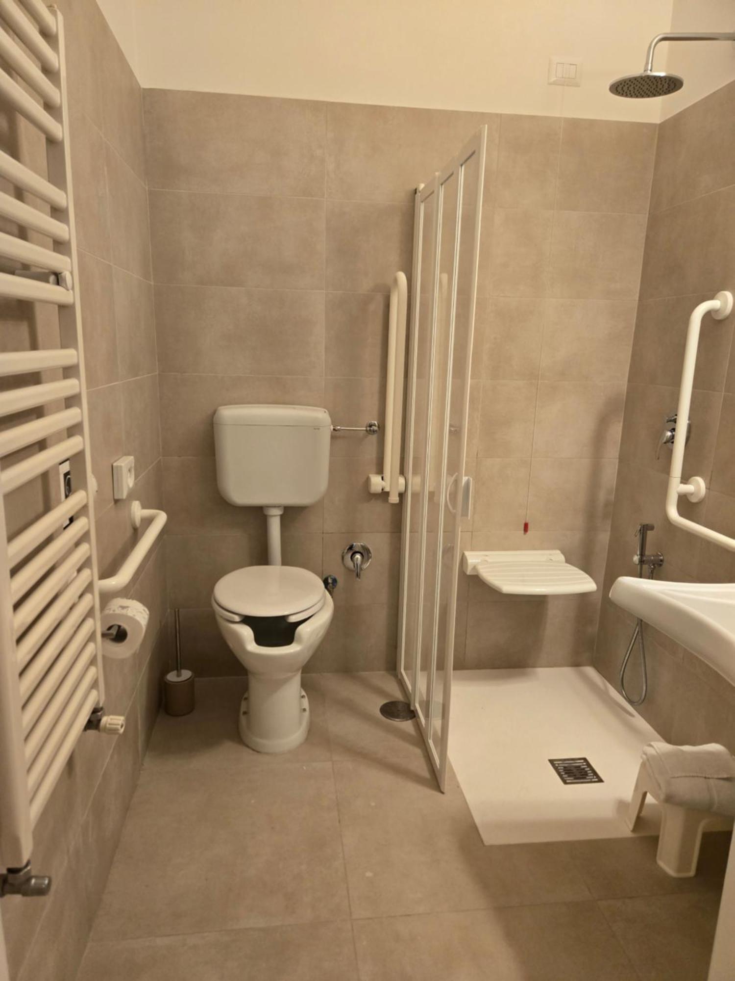 Double or Twin Room Disability Access