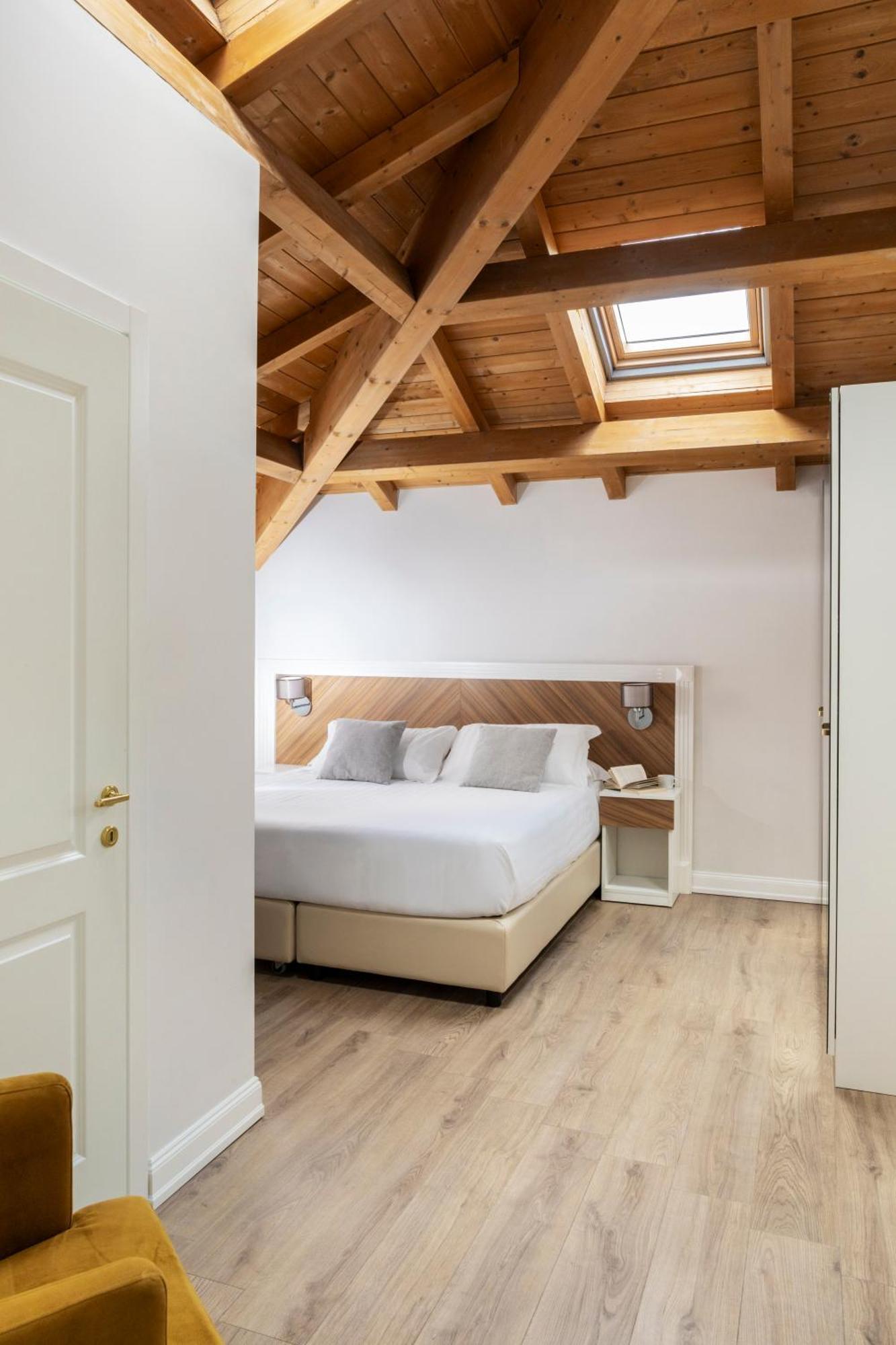 Deluxe Suite Attic