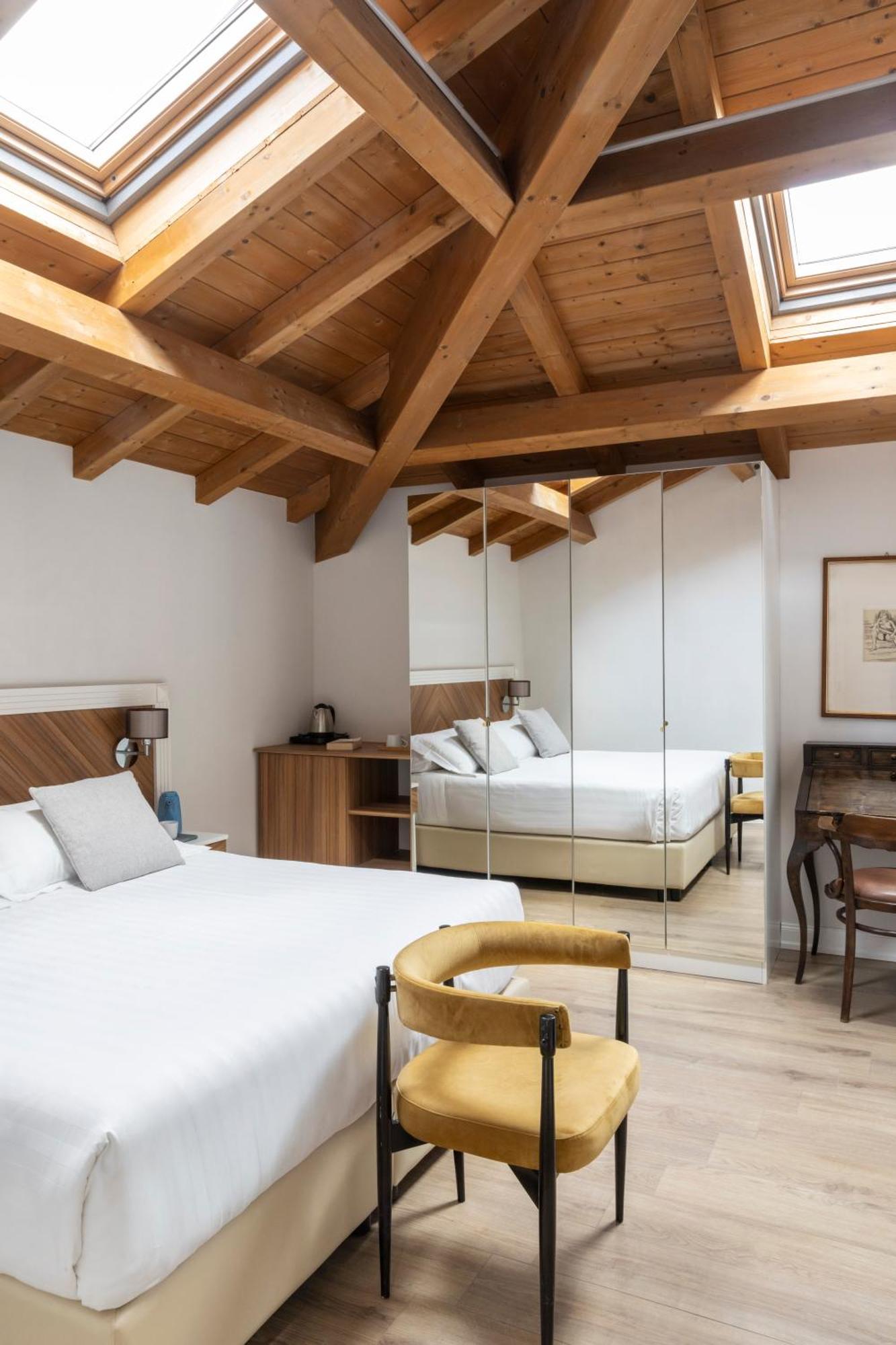 Deluxe Suite Attic