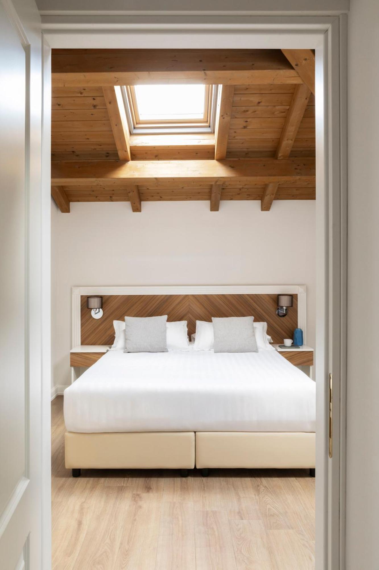 Deluxe Suite Attic