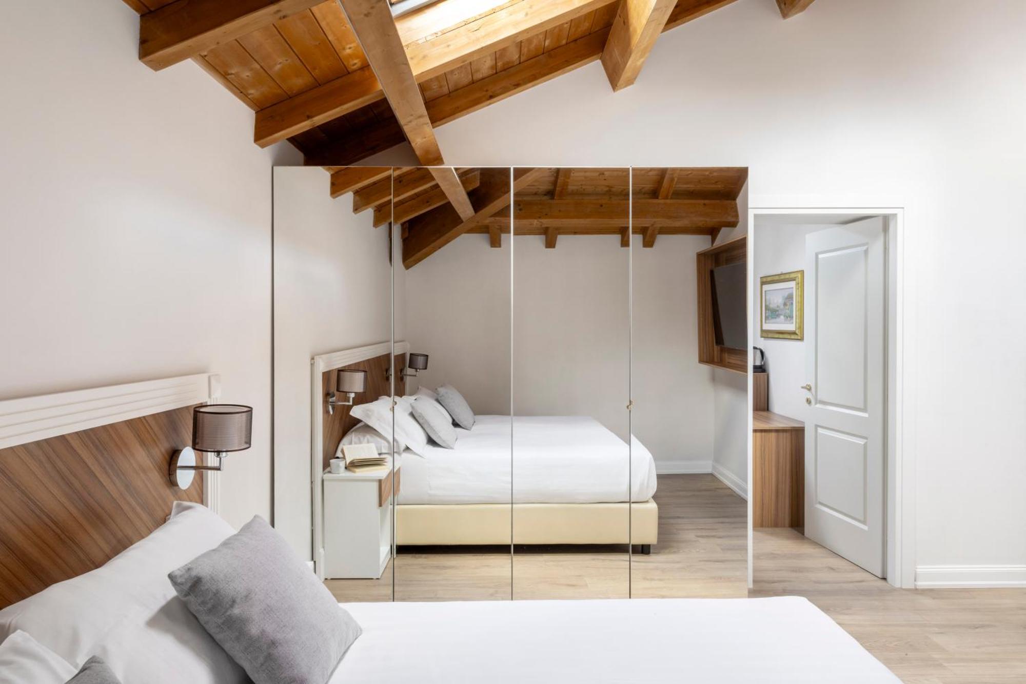 Deluxe Suite Attic