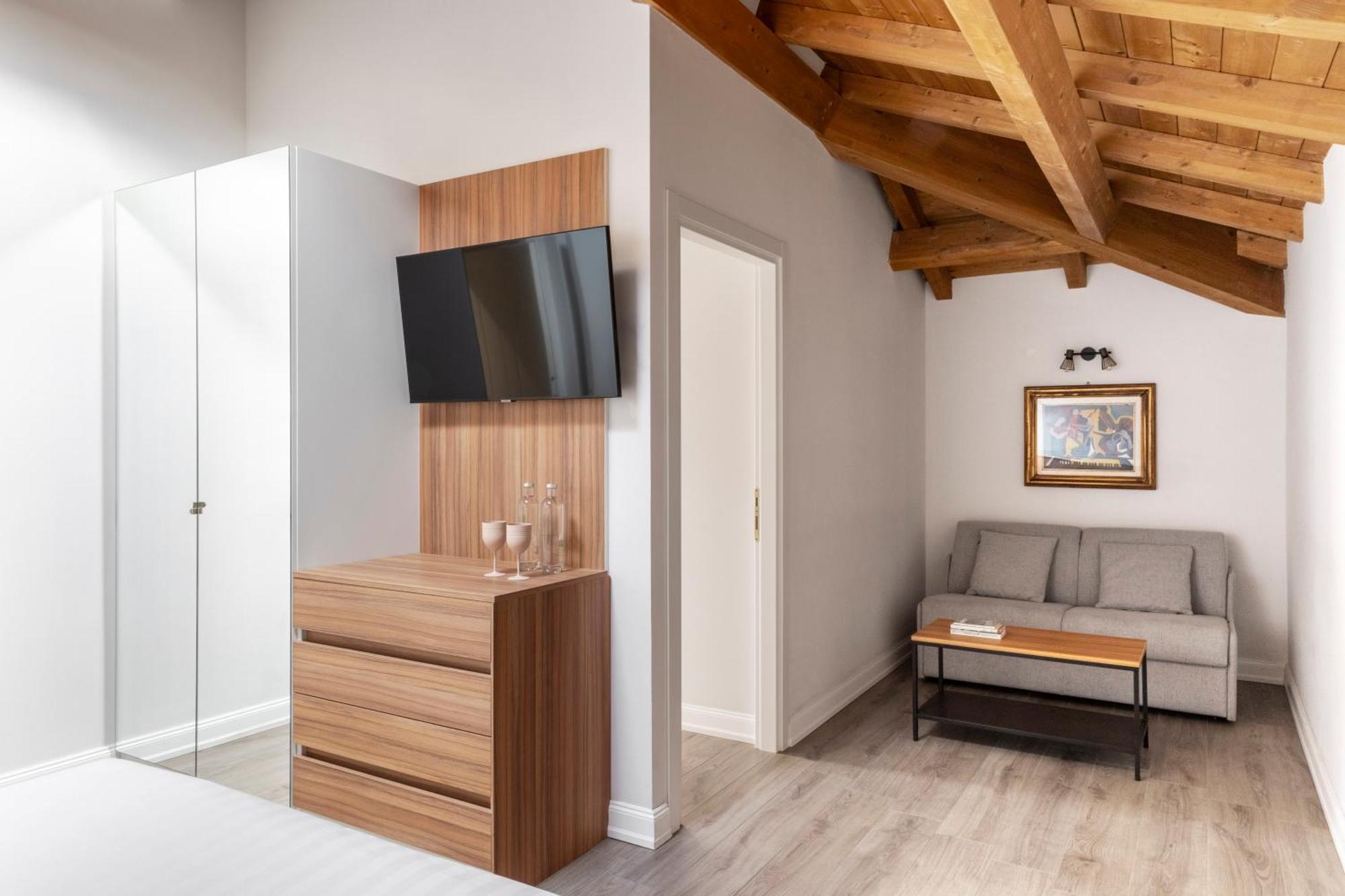 Deluxe Suite Attic