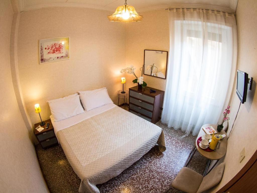 Double Room Private External Bathroom