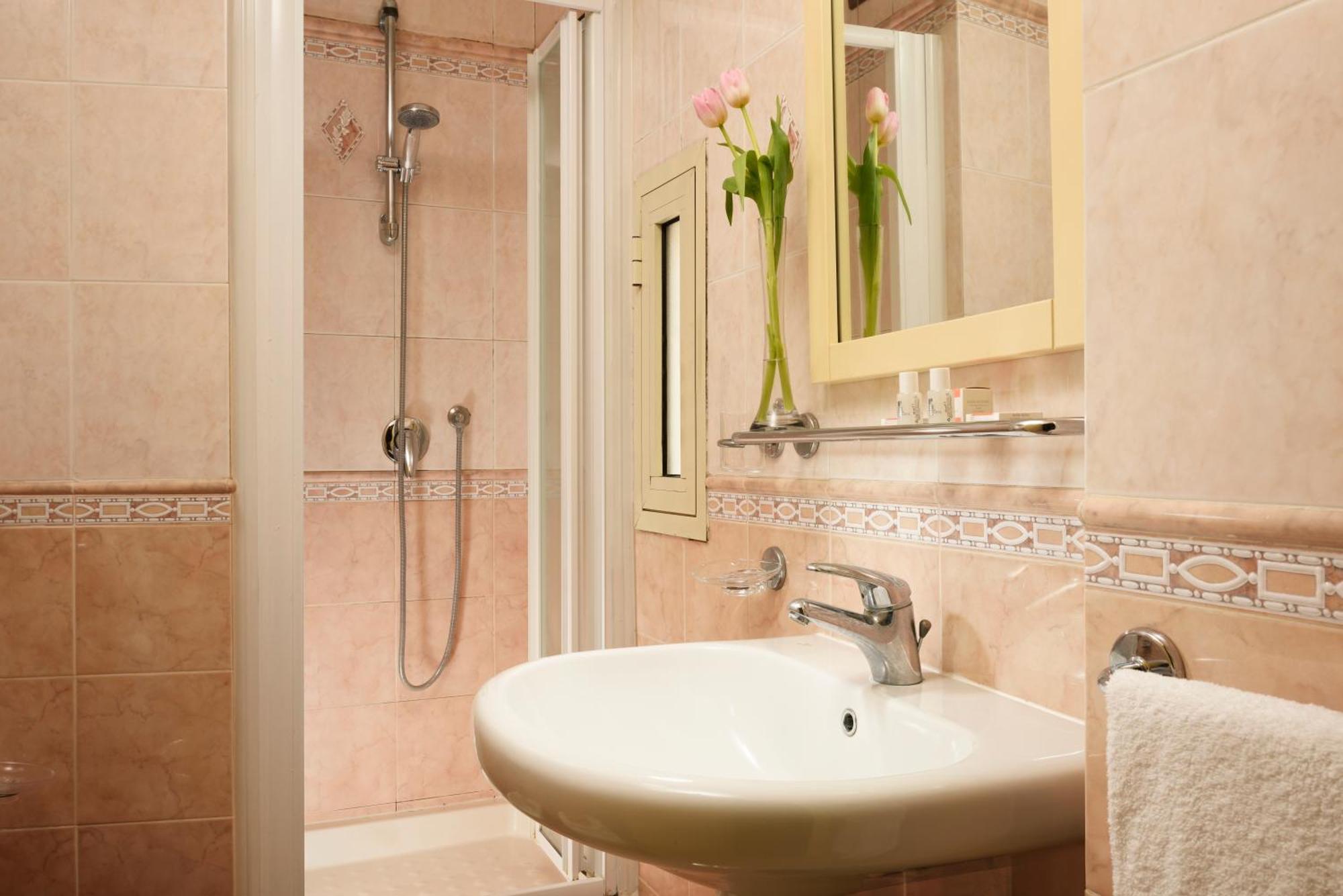 Double Room,1695740272:JPEG