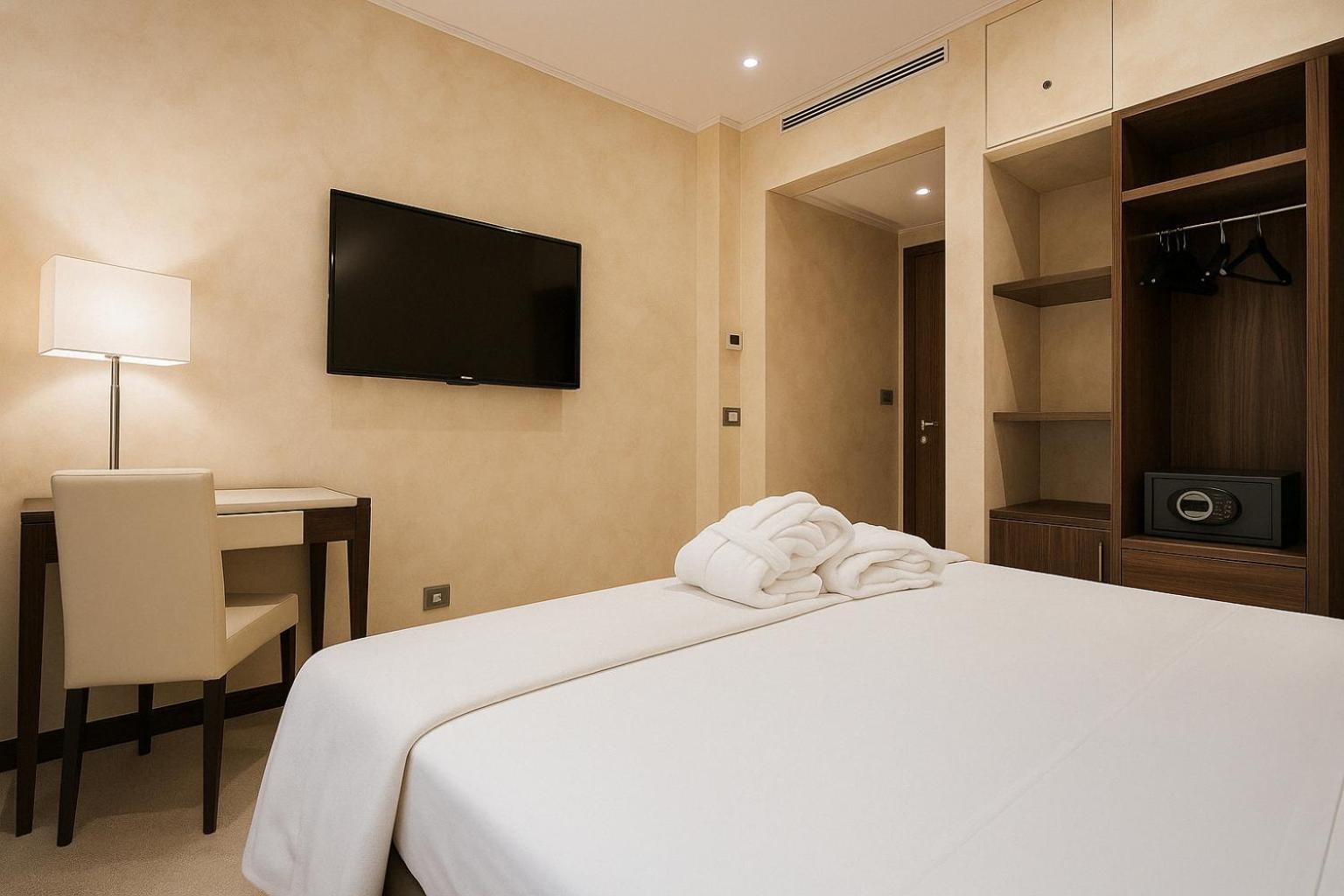 Double Room Private Bathroom
