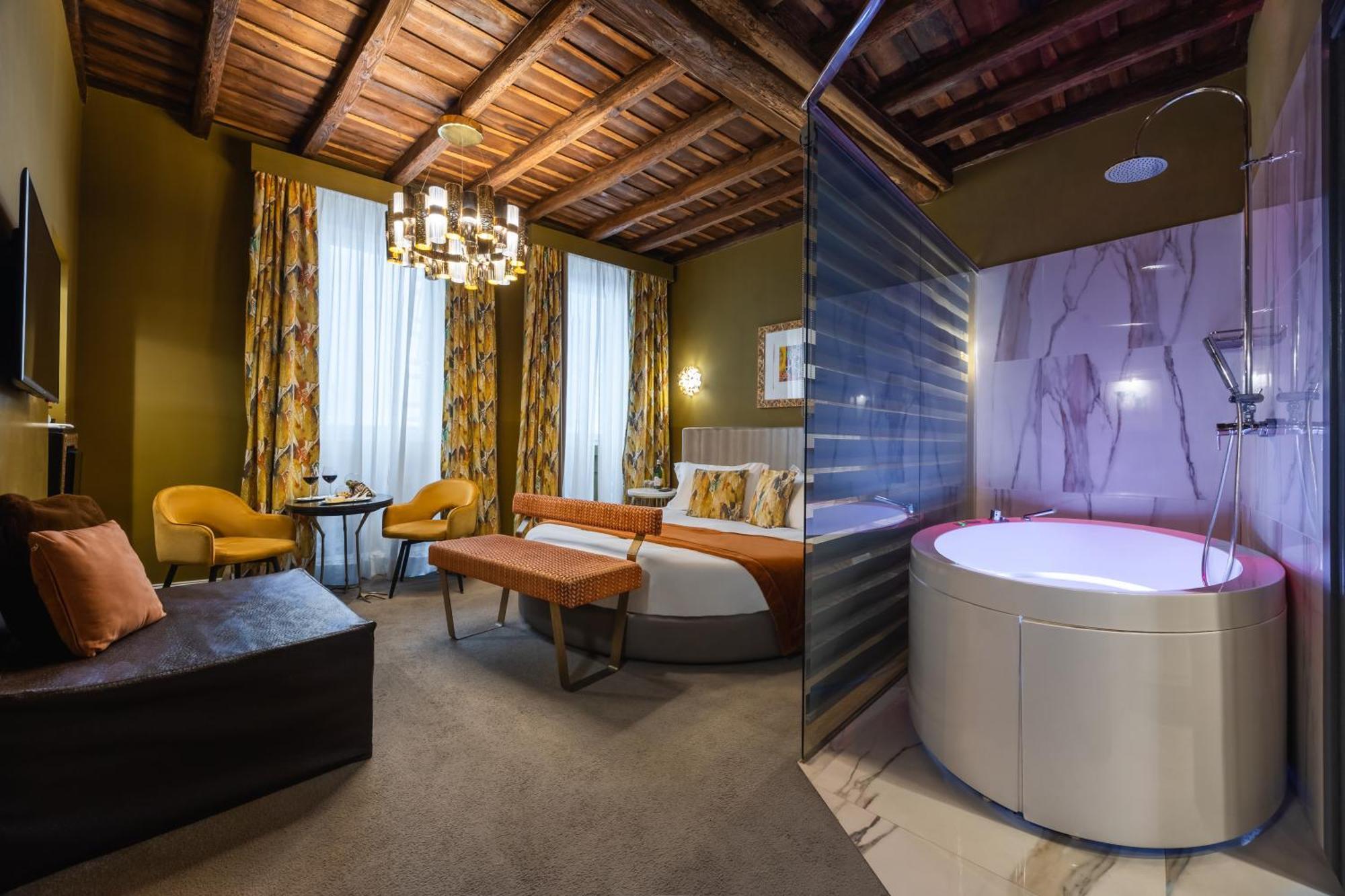 Junior Suite Hot Tub