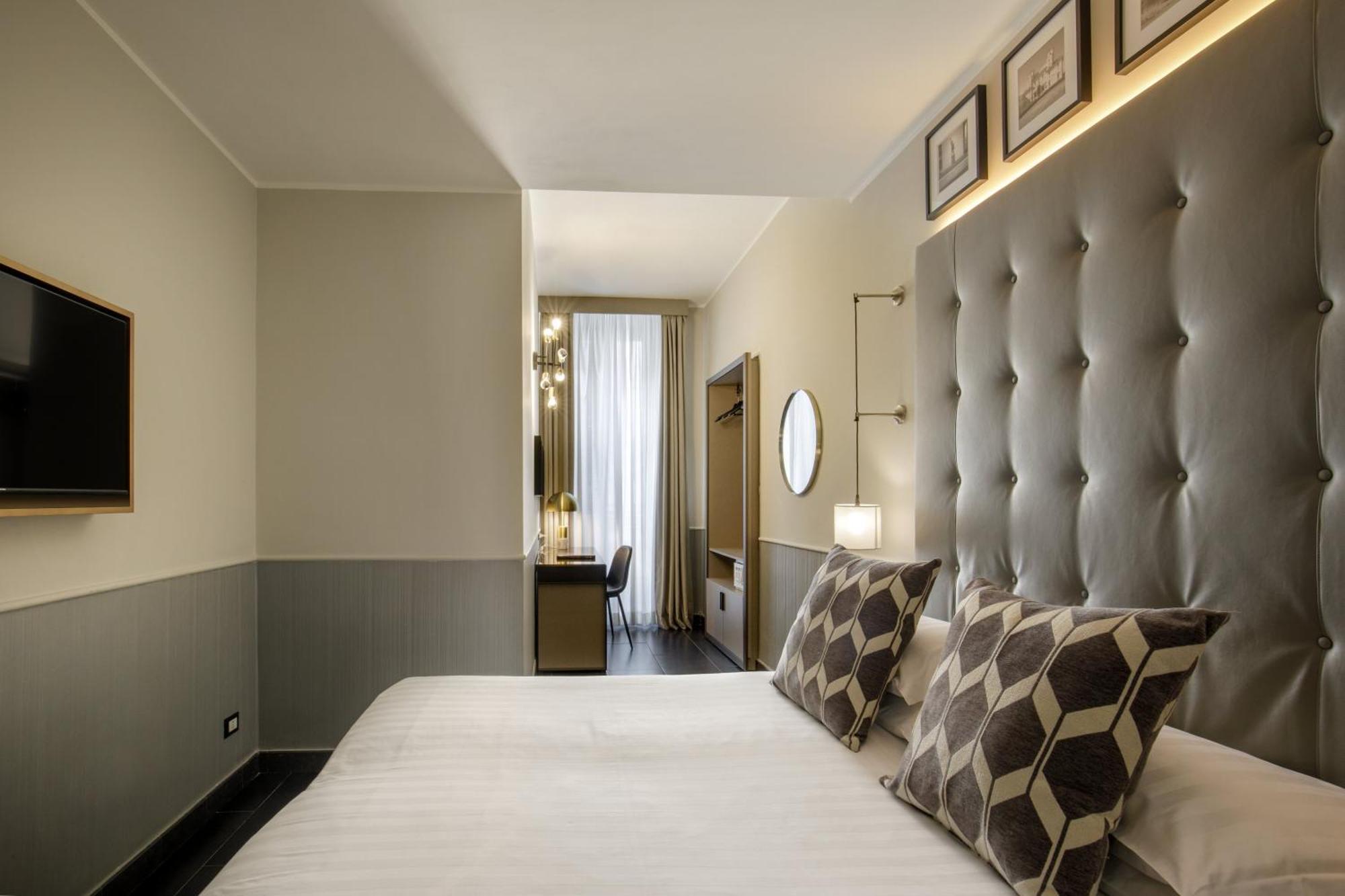 Standard Double Room Via del Corso 81