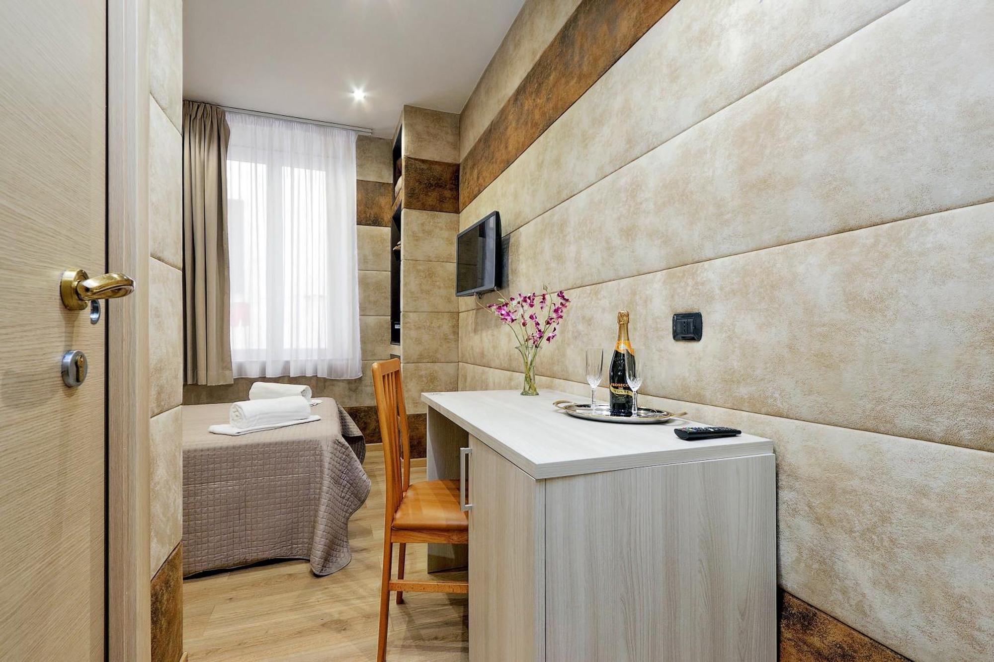 Double Room Private Bathroom