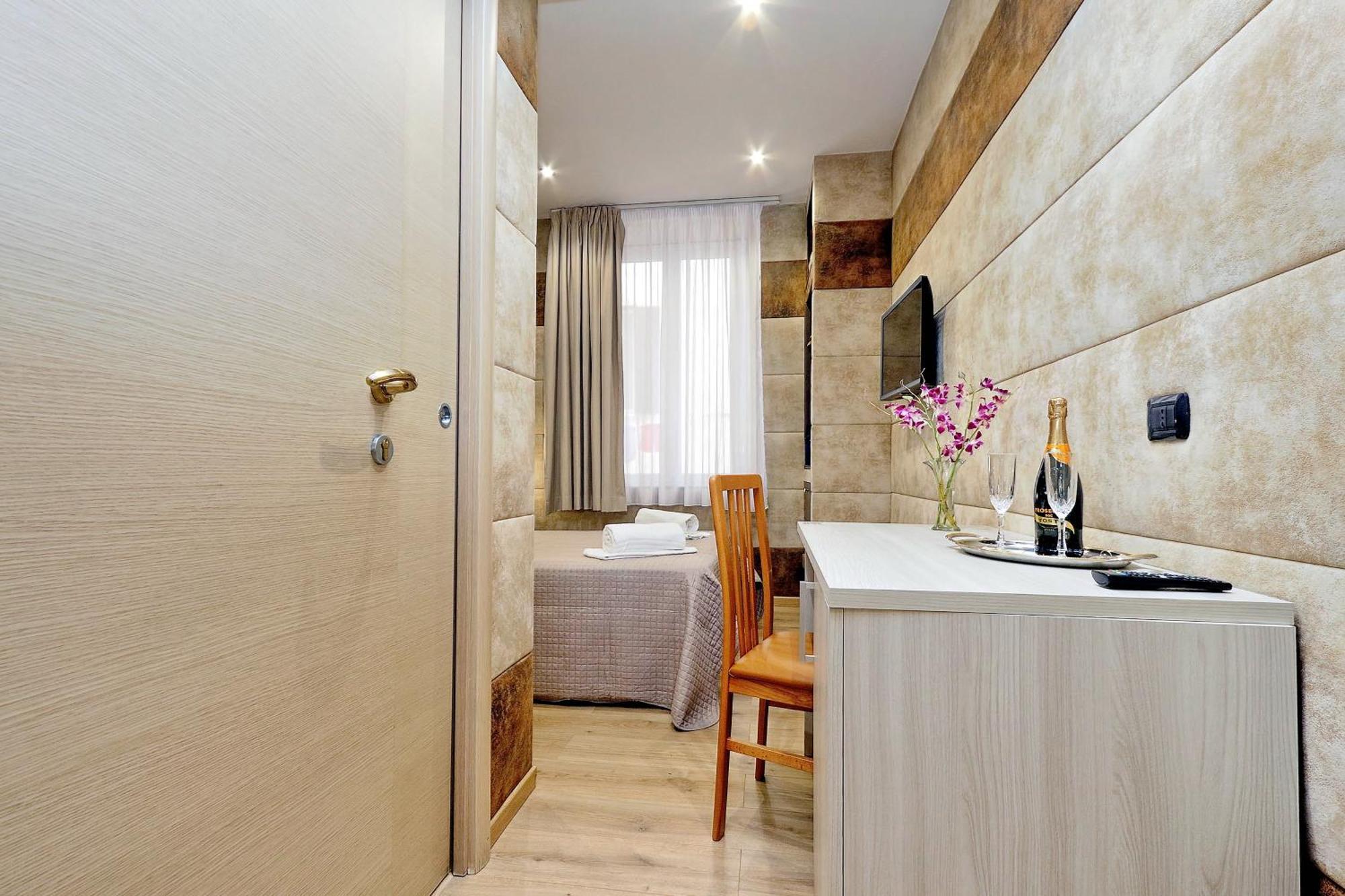 Double Room Private Bathroom