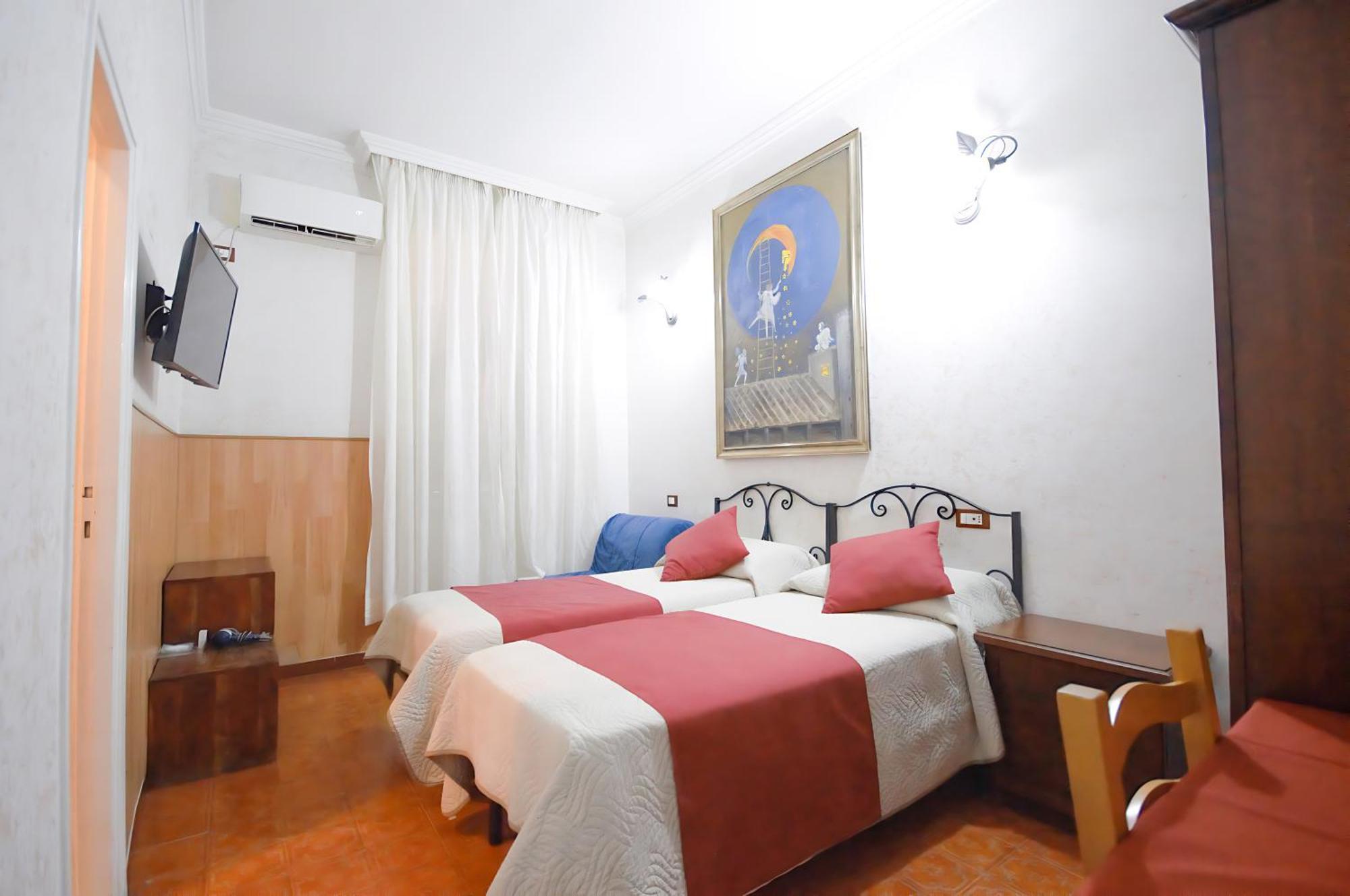 Double or Twin Room with Private Bathroom