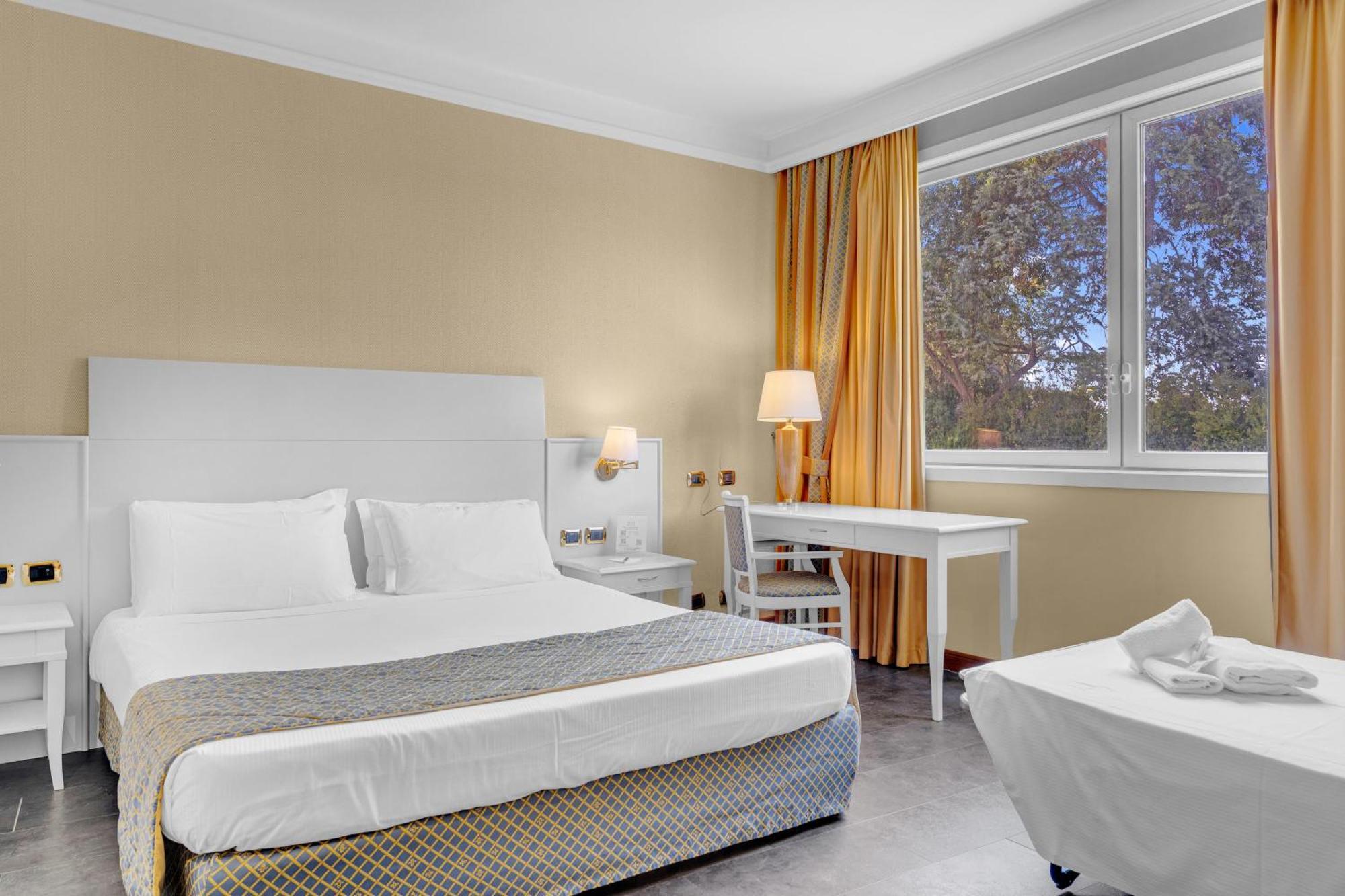 Triple Room,1742587265:JPEG