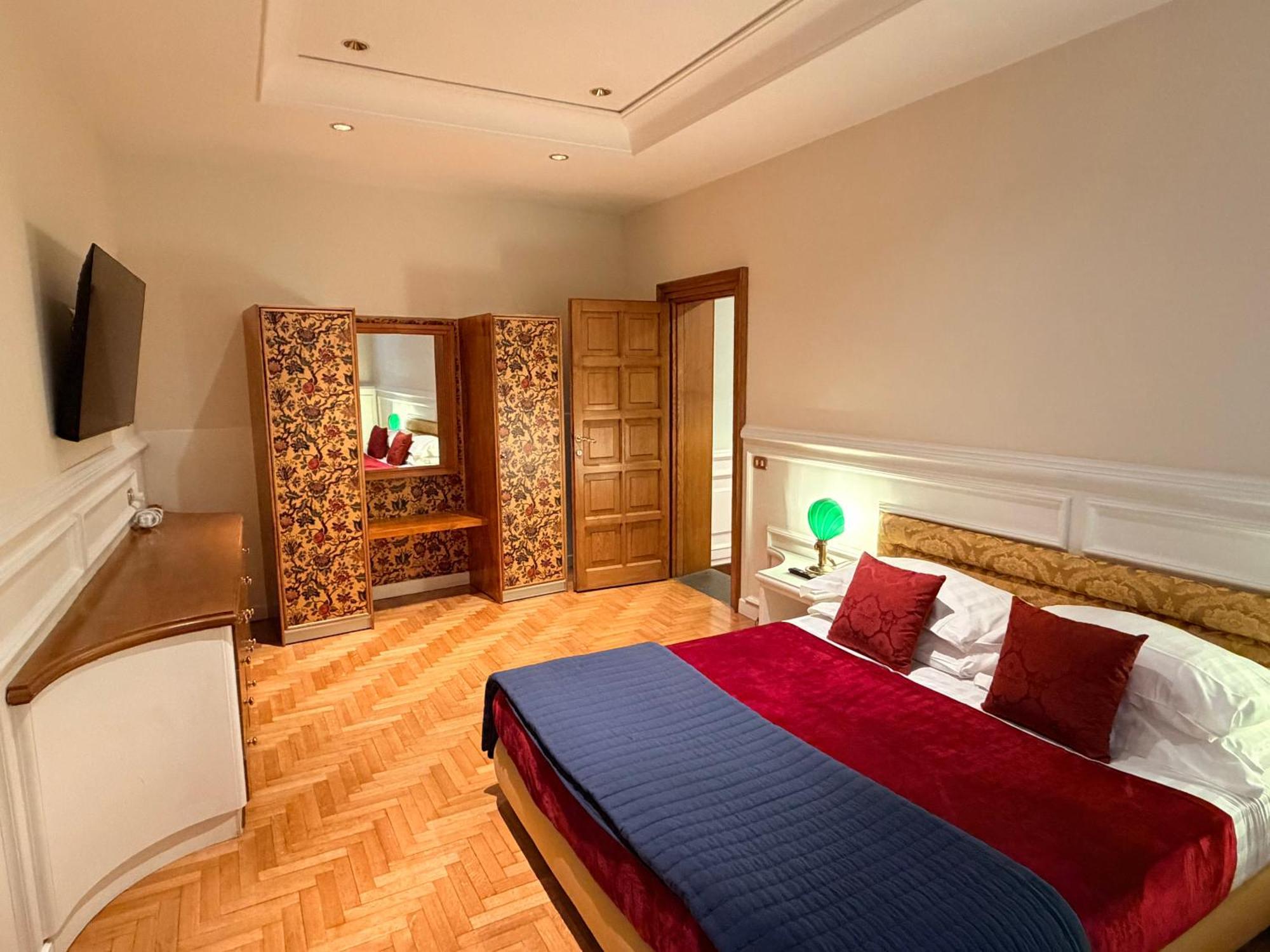 Superior One-Bedroom Apartment