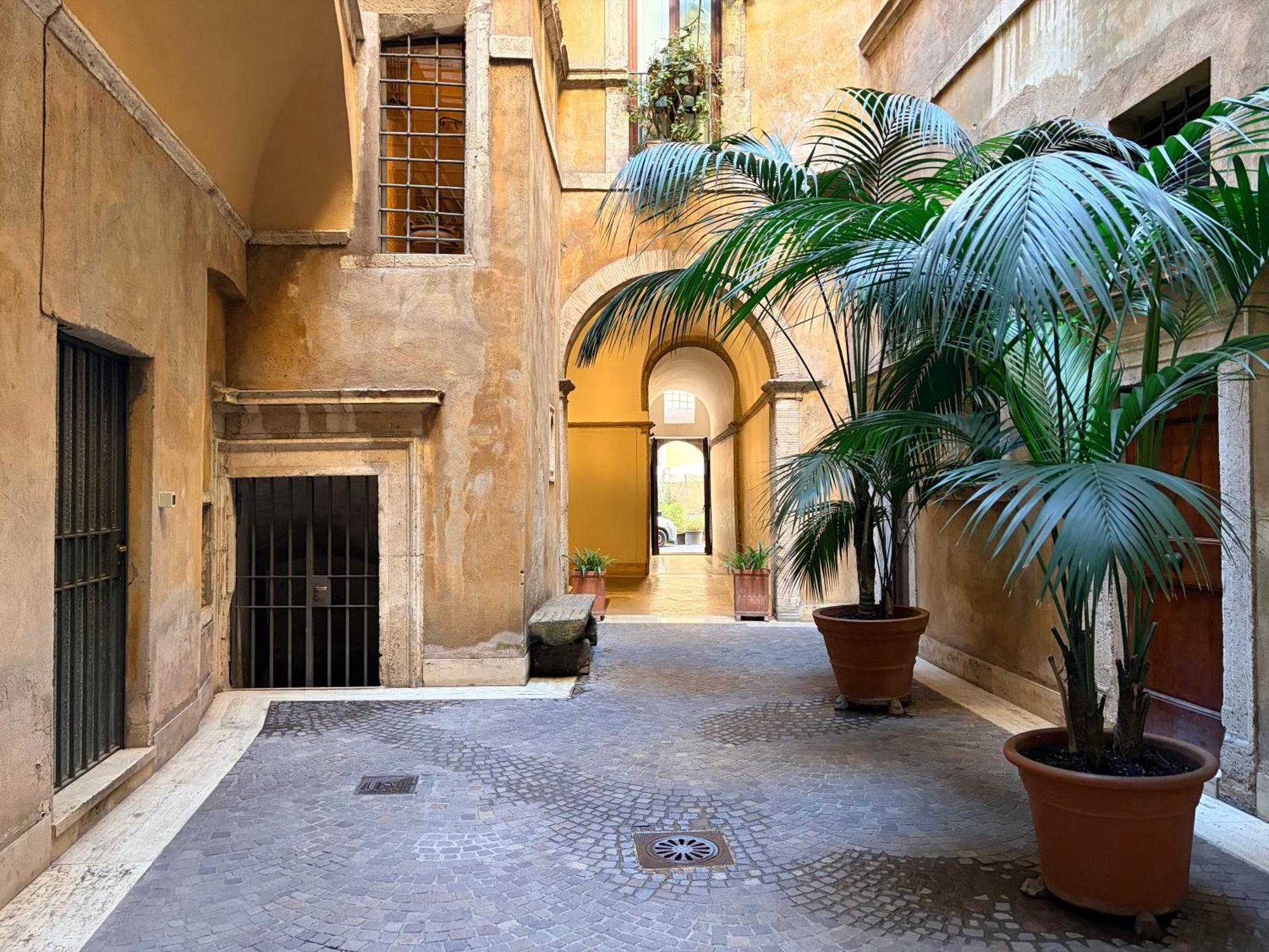 Superior One-Bedroom Apartment