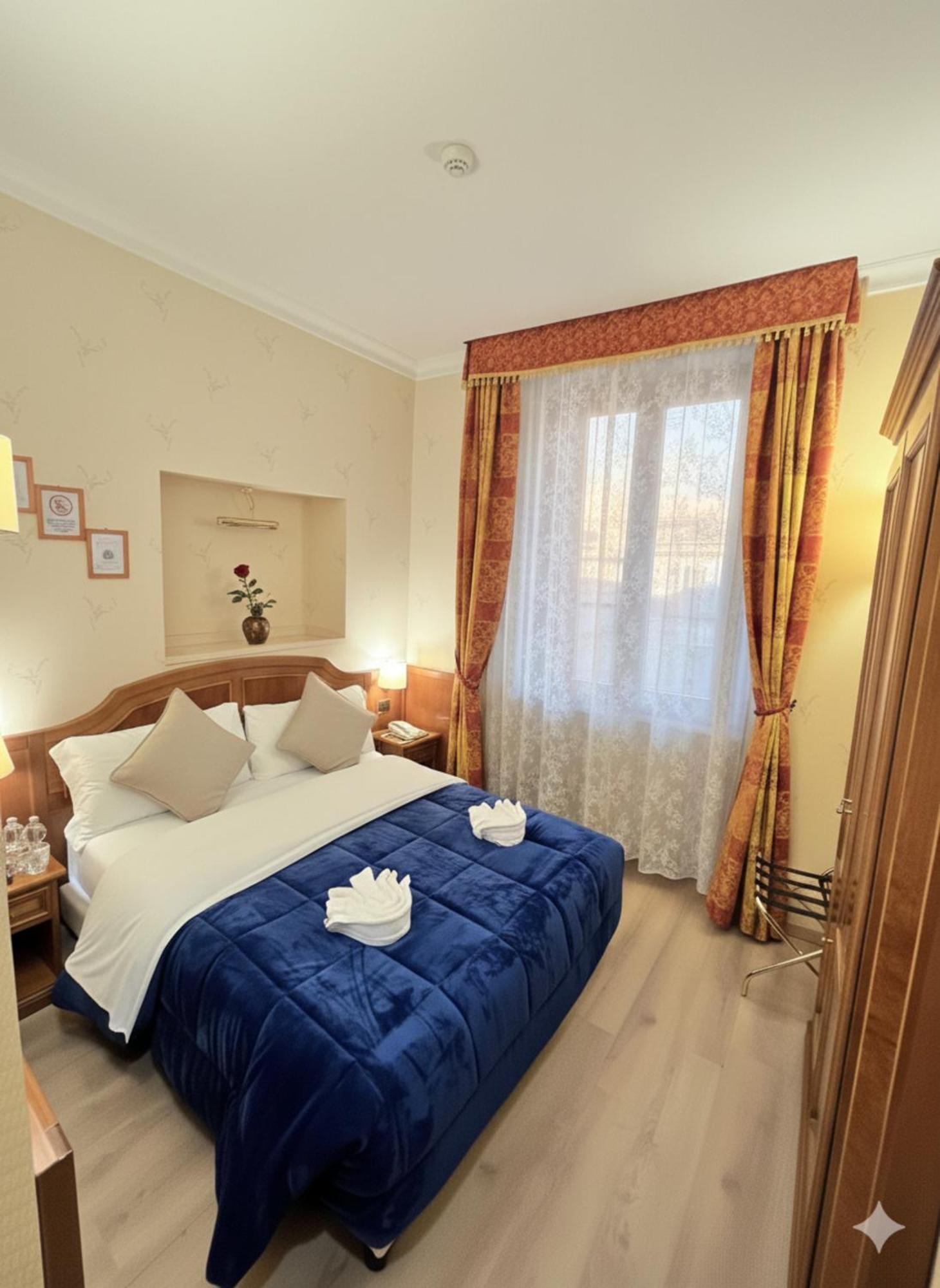 Double Room Private Bathroom