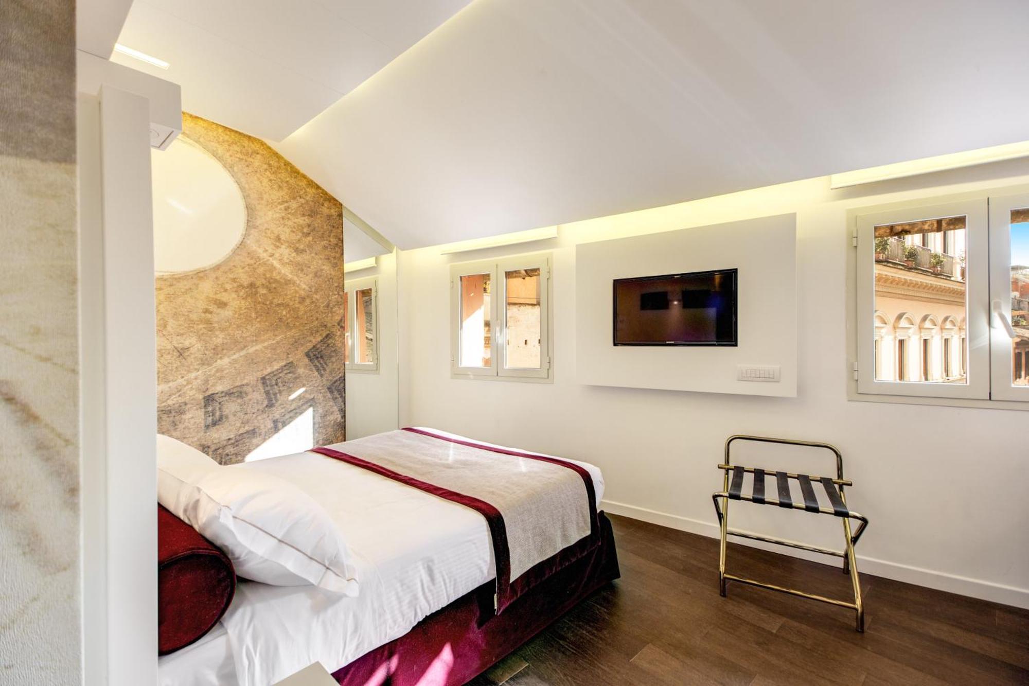 Junior Suite Pantheon View