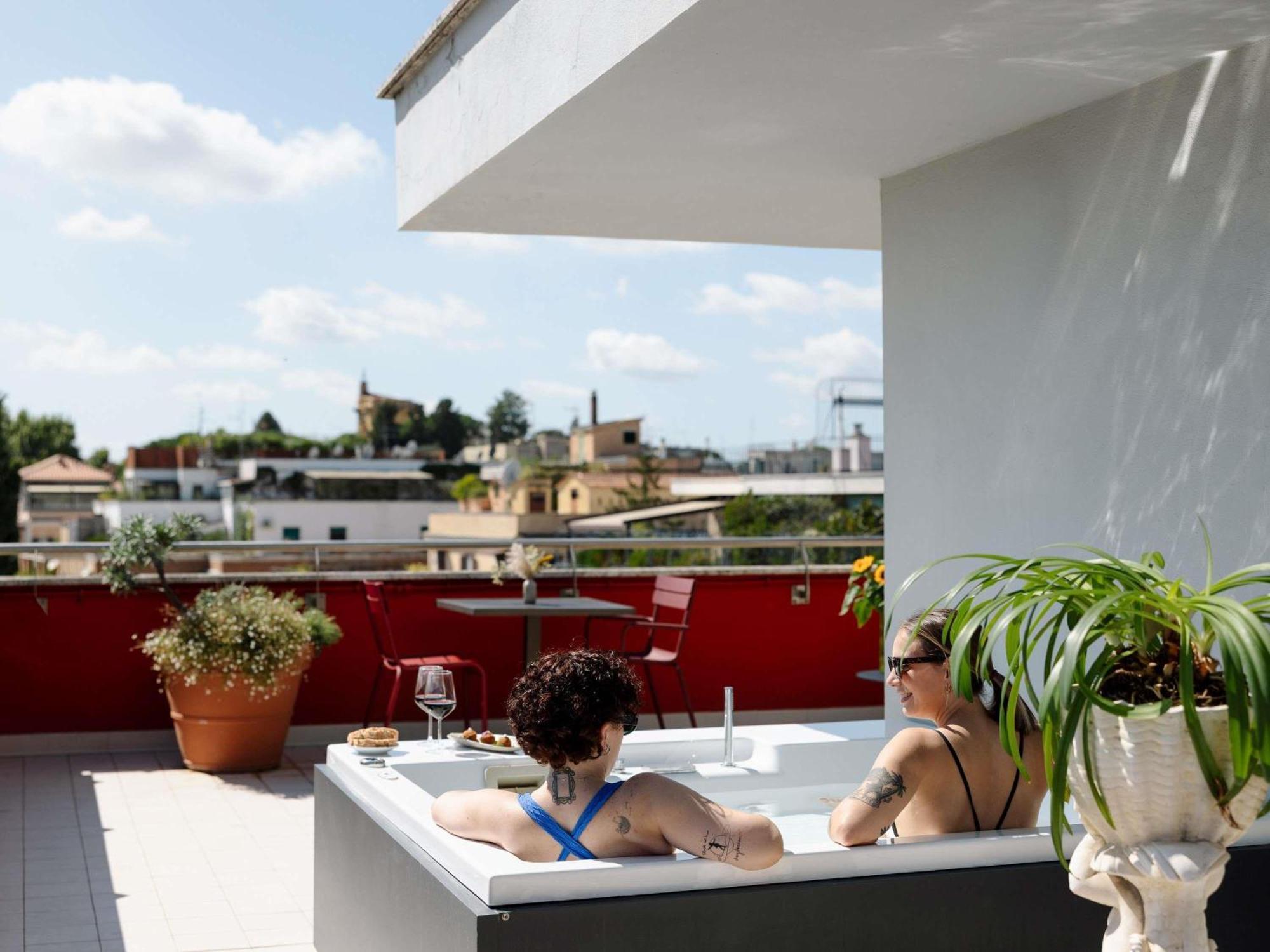 Deluxe Double Room Whirlpool Bath Terrace