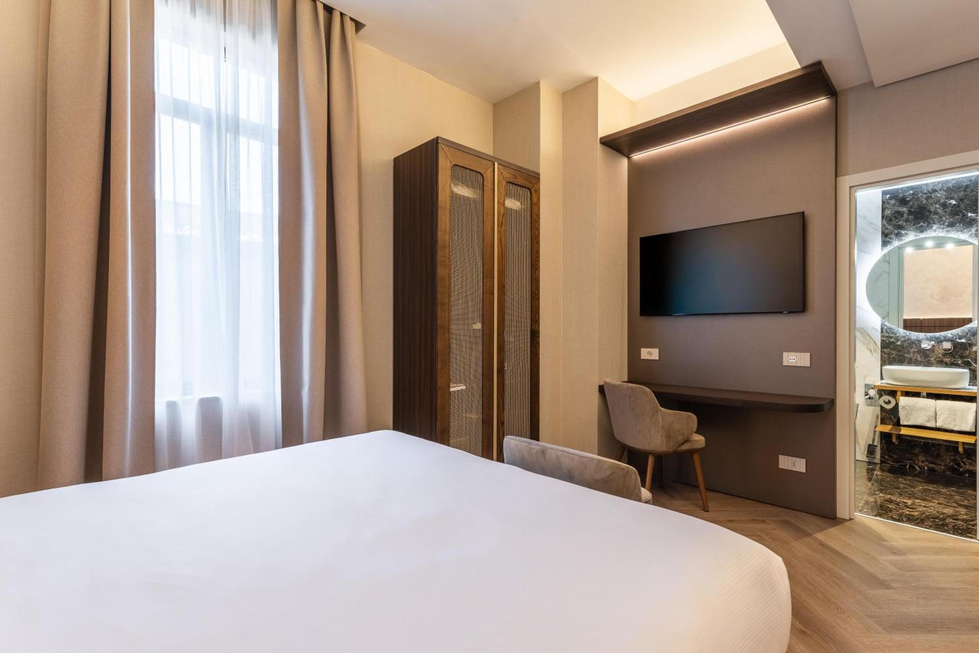 Standard King Room