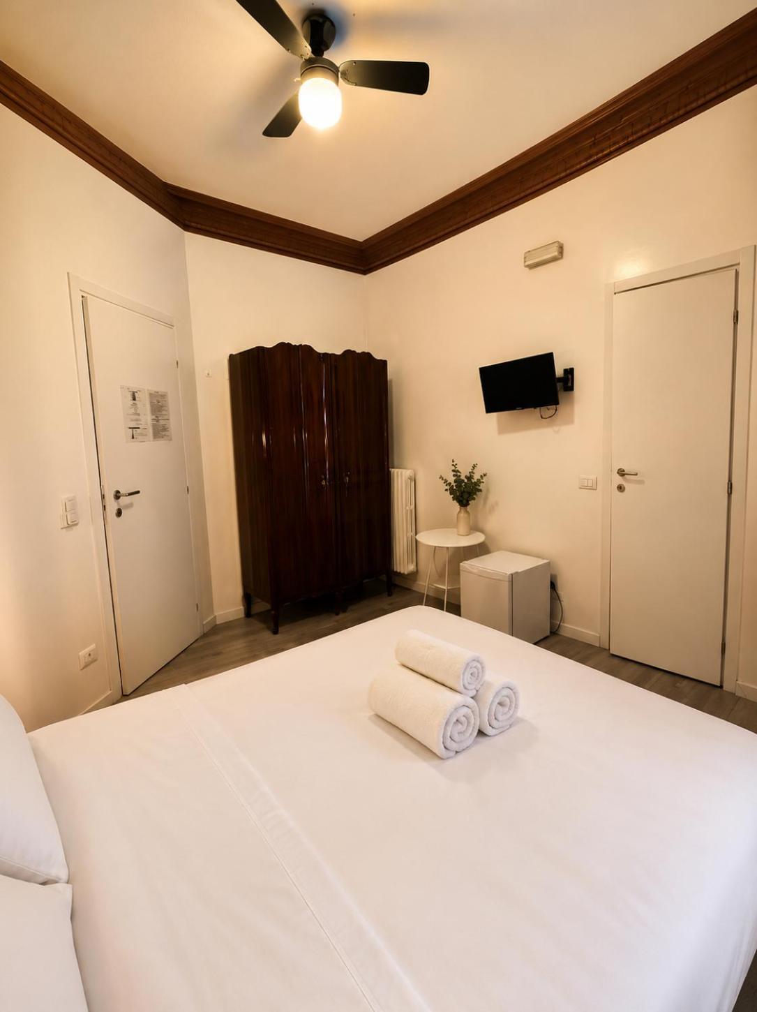 Double Room Private Bathroom