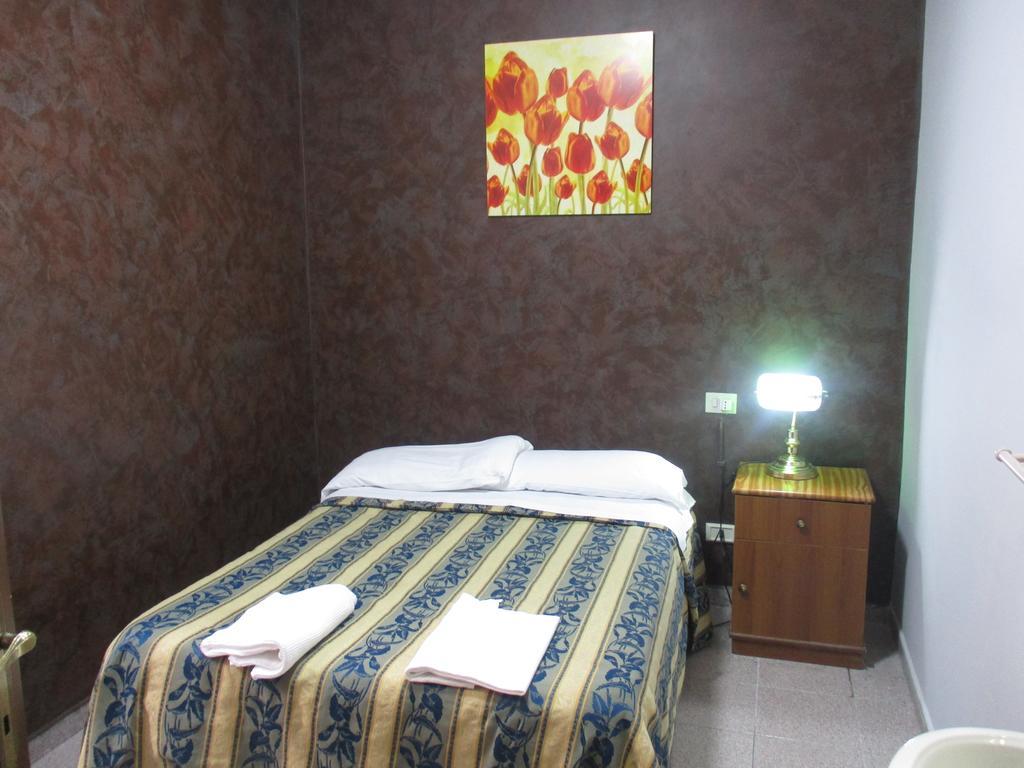 Single Room with Shared Bathroom