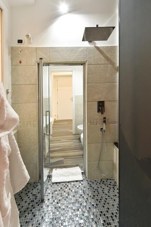 Suite with Spa Bath,212715884:JPEG