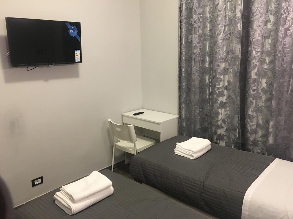 Twin Room with Bathroom,386572354:JPEG