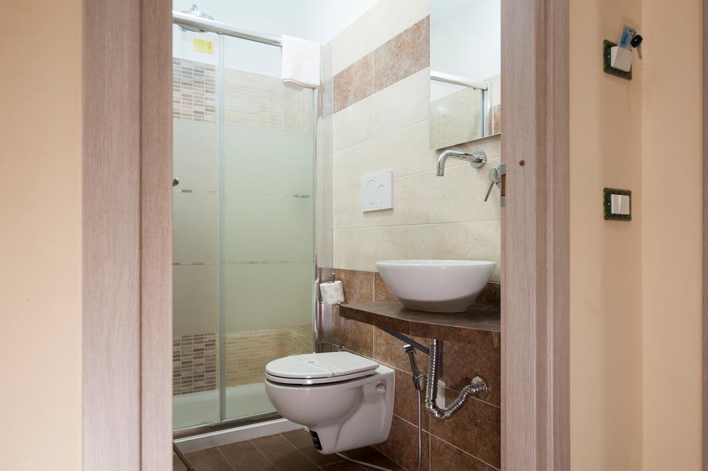 Double Room Private Bathroom