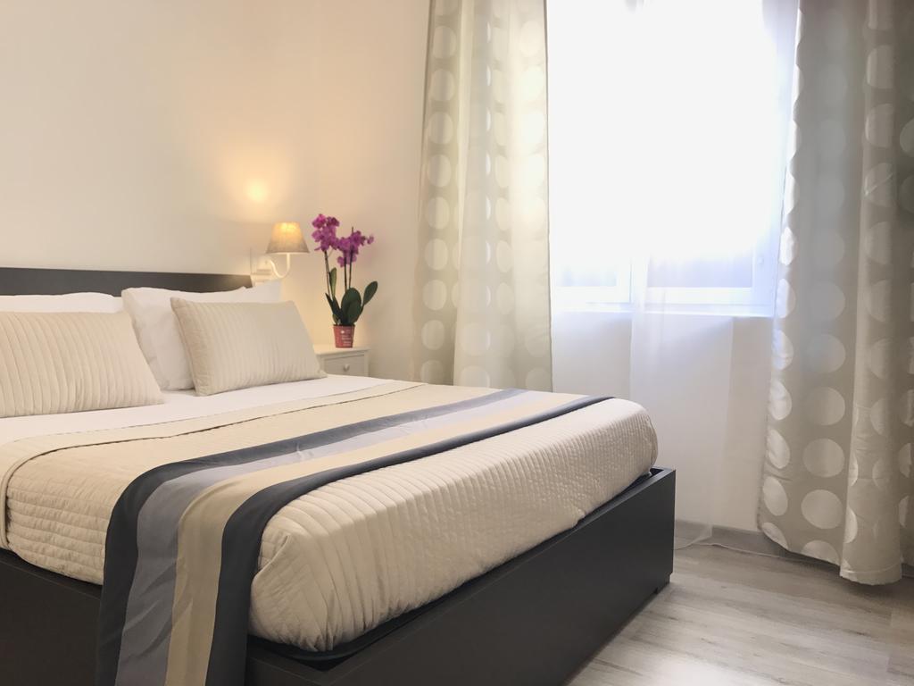 Double Room Private Bathroom