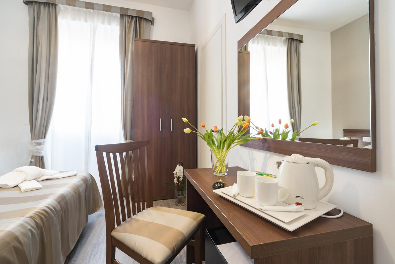 Single Room with Balcony,537823077:JPEG