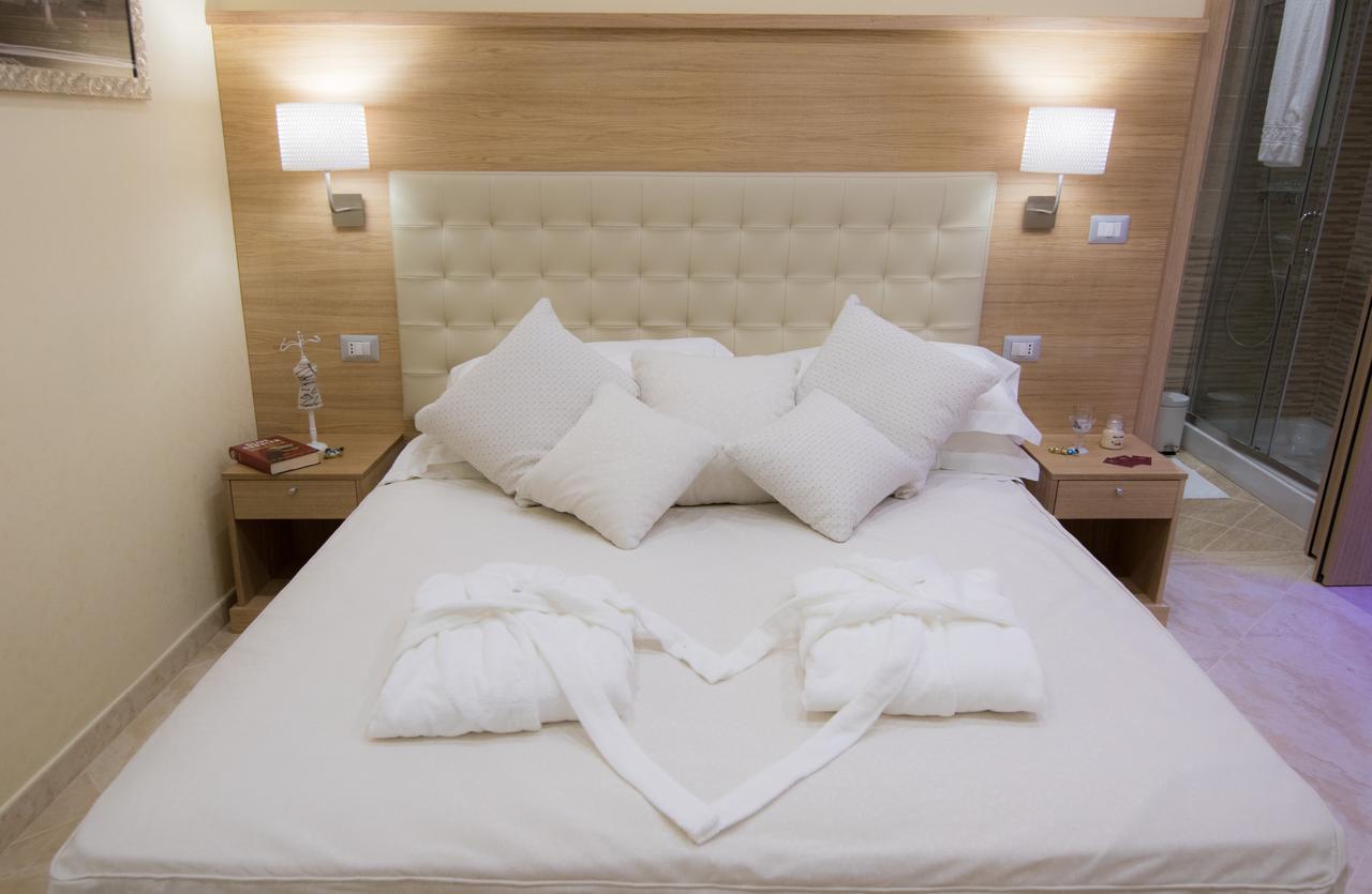 Deluxe Double or Twin Room,641137545:JPEG