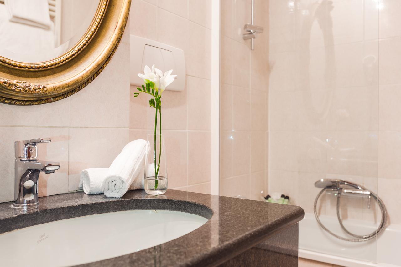 Superior Double City View,641057841:JPEG