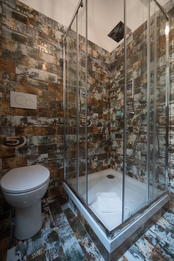 Triple Room Bath