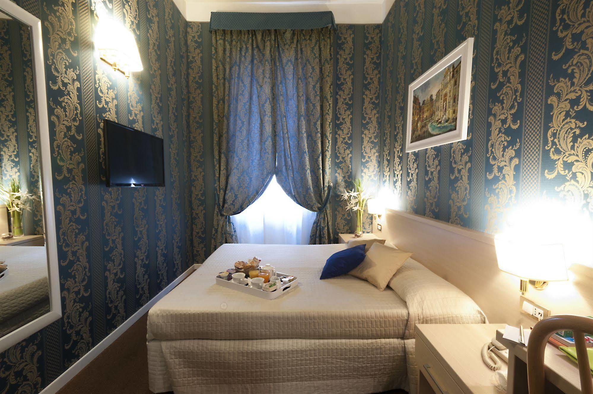 Superior Double Room,681595359:JPEG