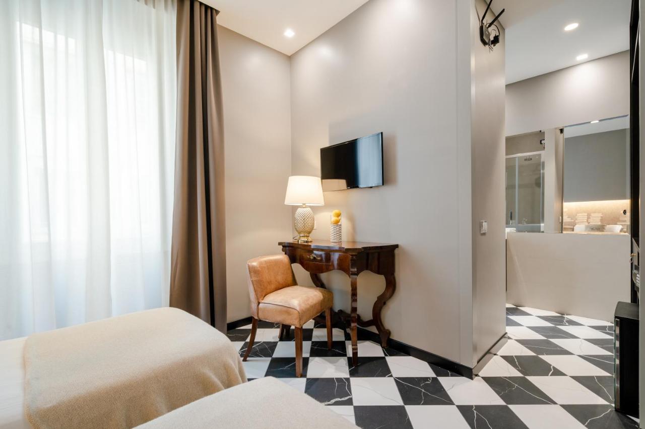 Standard Queen Room