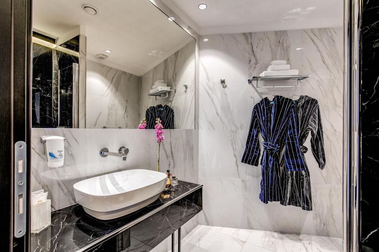 Two Connecting Double Rooms