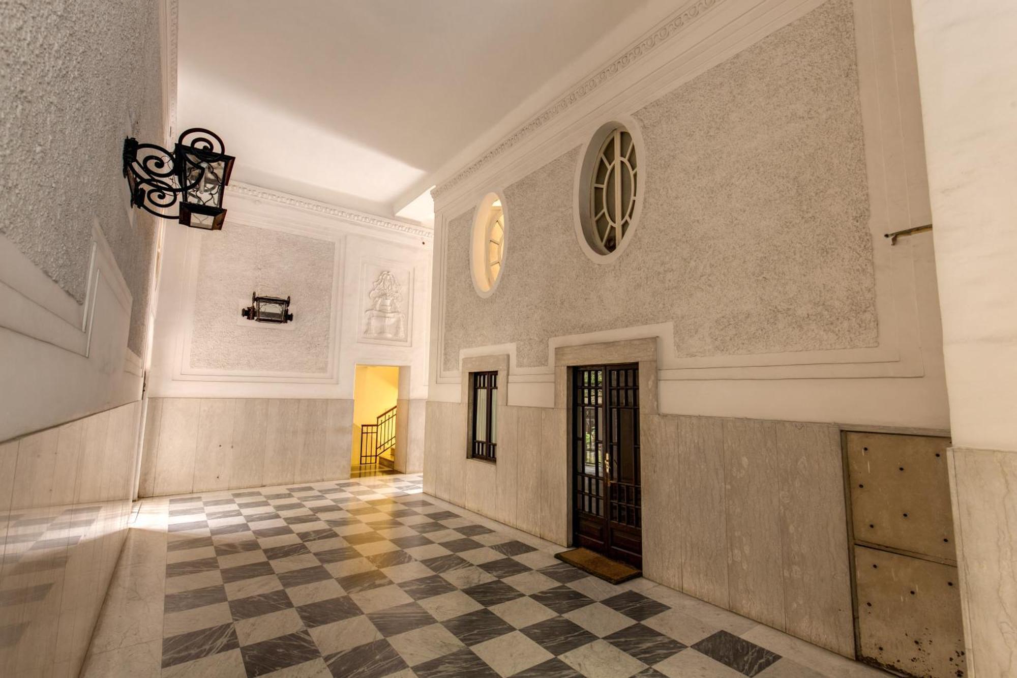 Three-Bedroom Apartment,822961934:JPEG