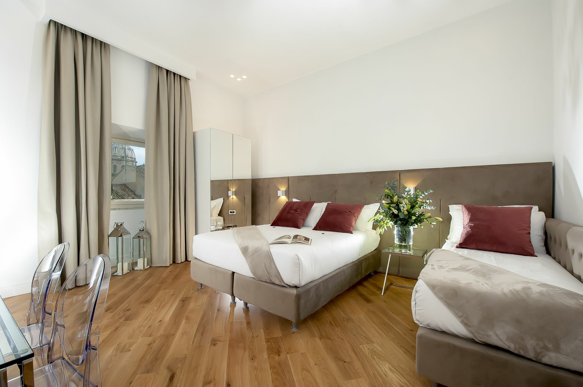 Triple Room with City View