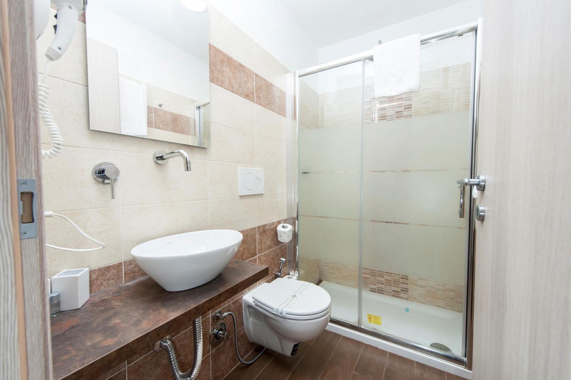 Double Room Private Bathroom
