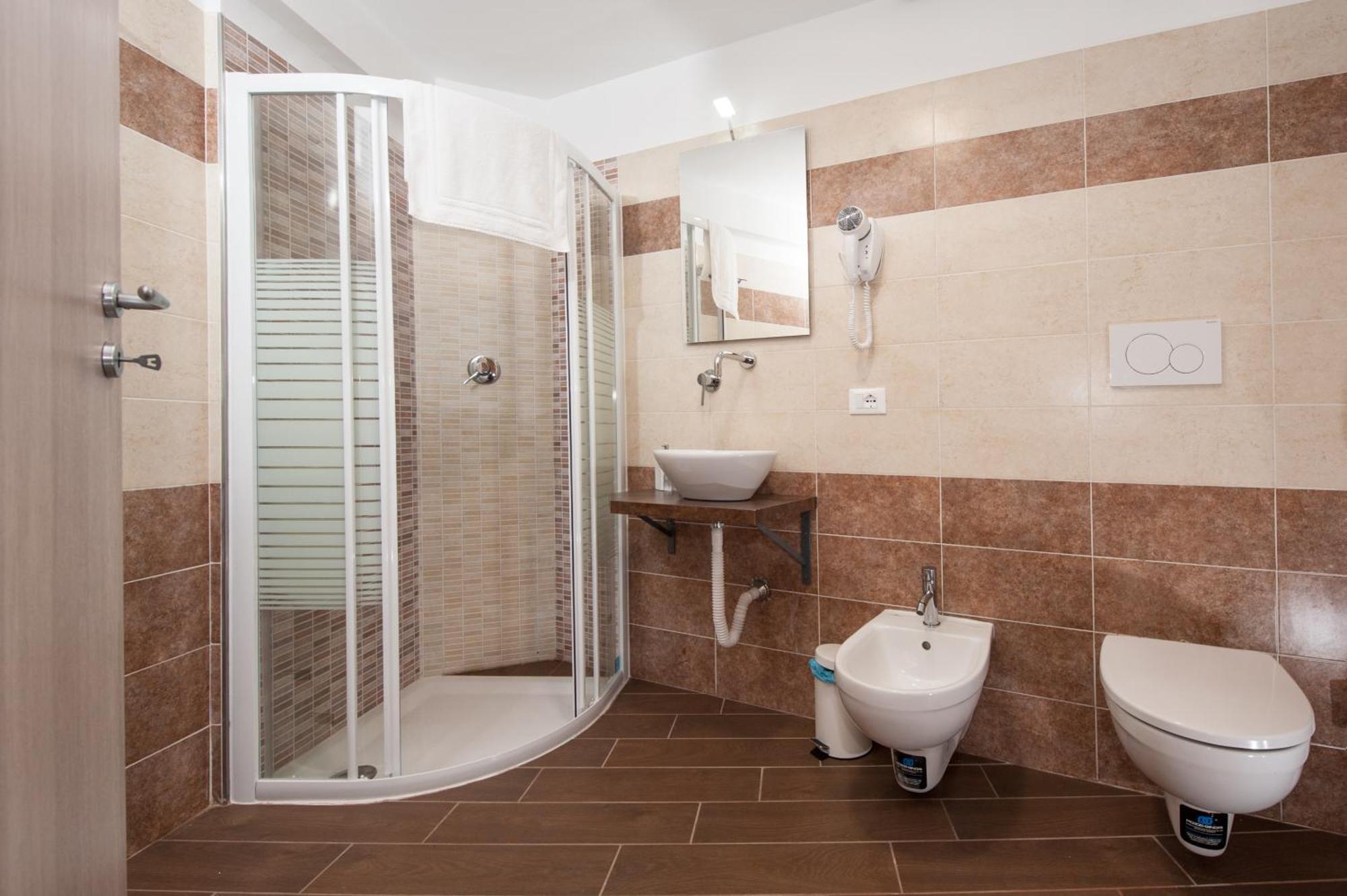 Double Room Private Bathroom