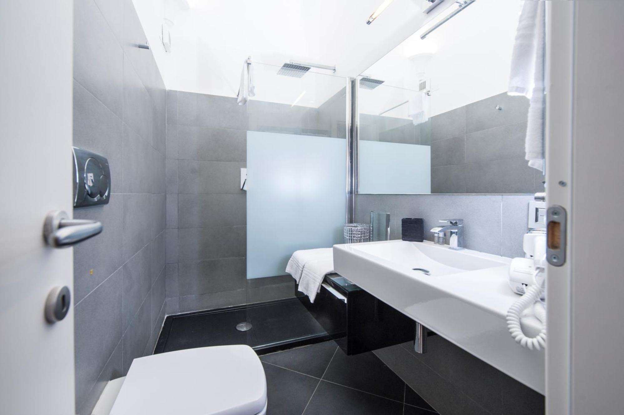 Double Room Private Bathroom