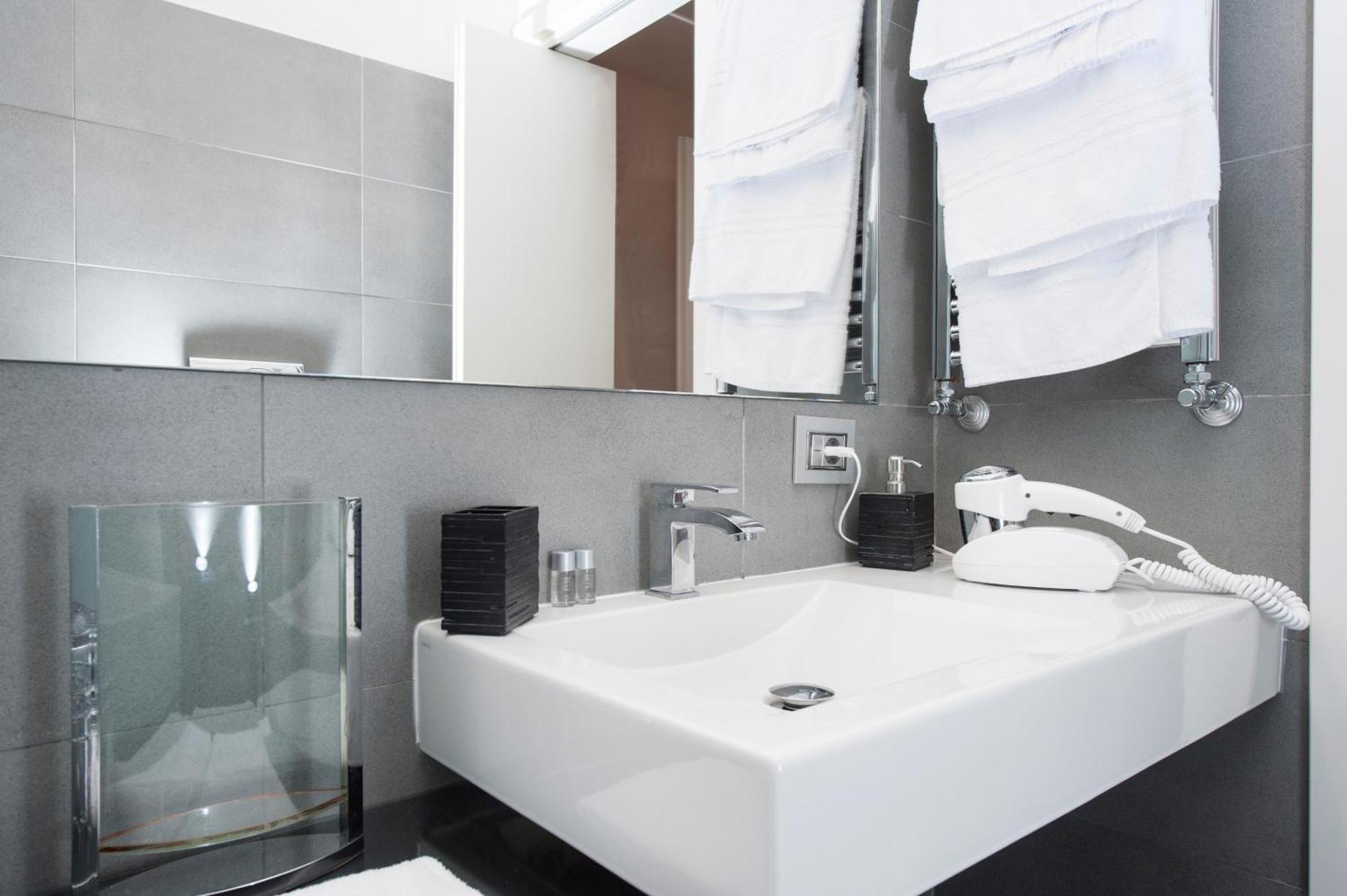 Double Room Private Bathroom
