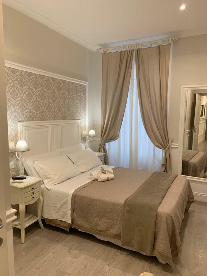 Double Room French Bed,846576206:JPEG