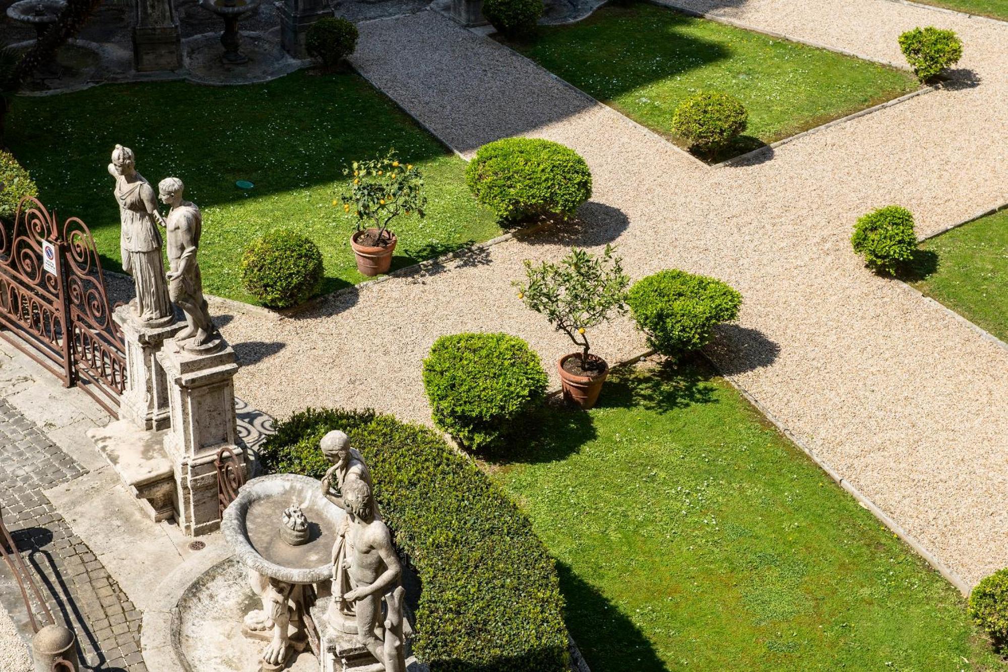Double or Twin Room Garden View