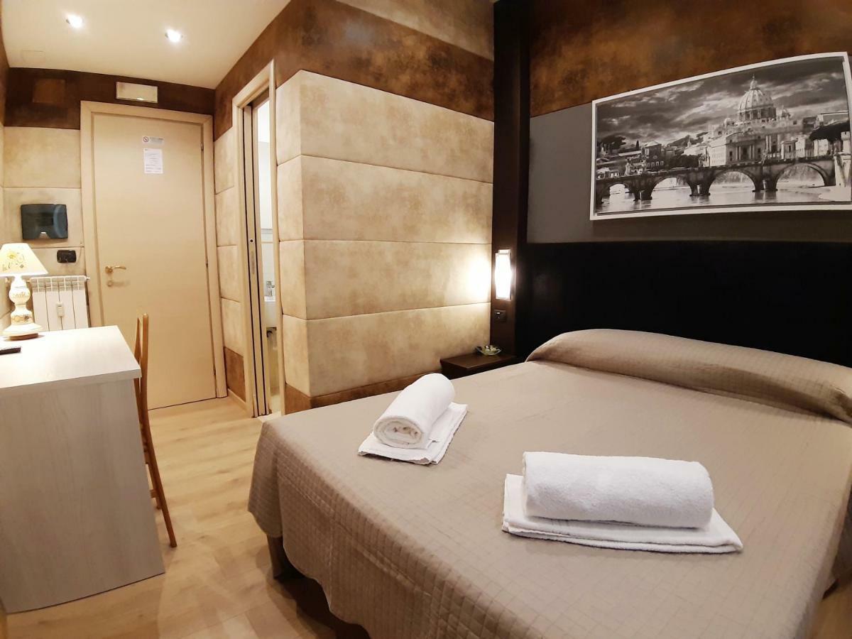 Double Room Private Bathroom