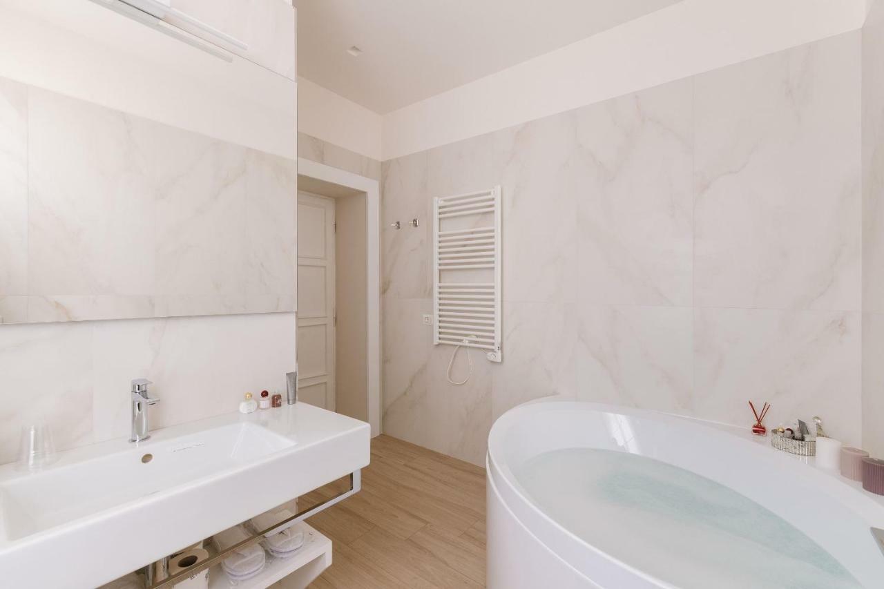 Deluxe Triple Room with Spa Bath