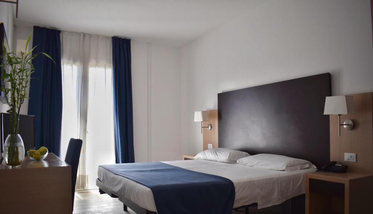 Double Room,1774431151:JPEG