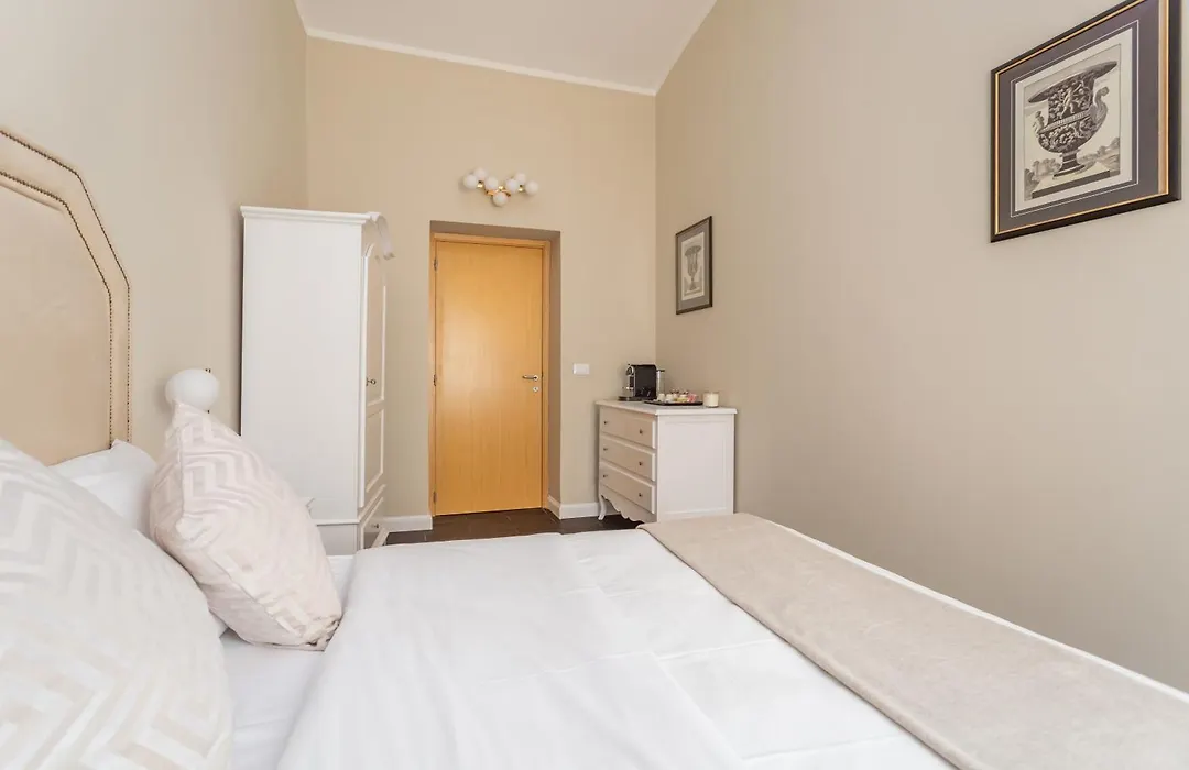 Daplace - La Mongolfiera Rooms In Navona-1