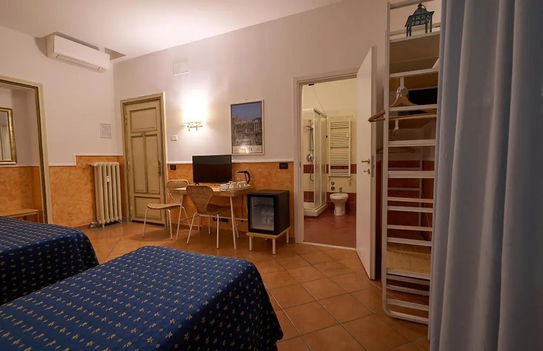 Hotel Ascot-1