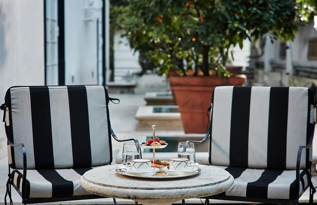 Hotel Lord Byron - Small Luxury Hotels Of The World-1