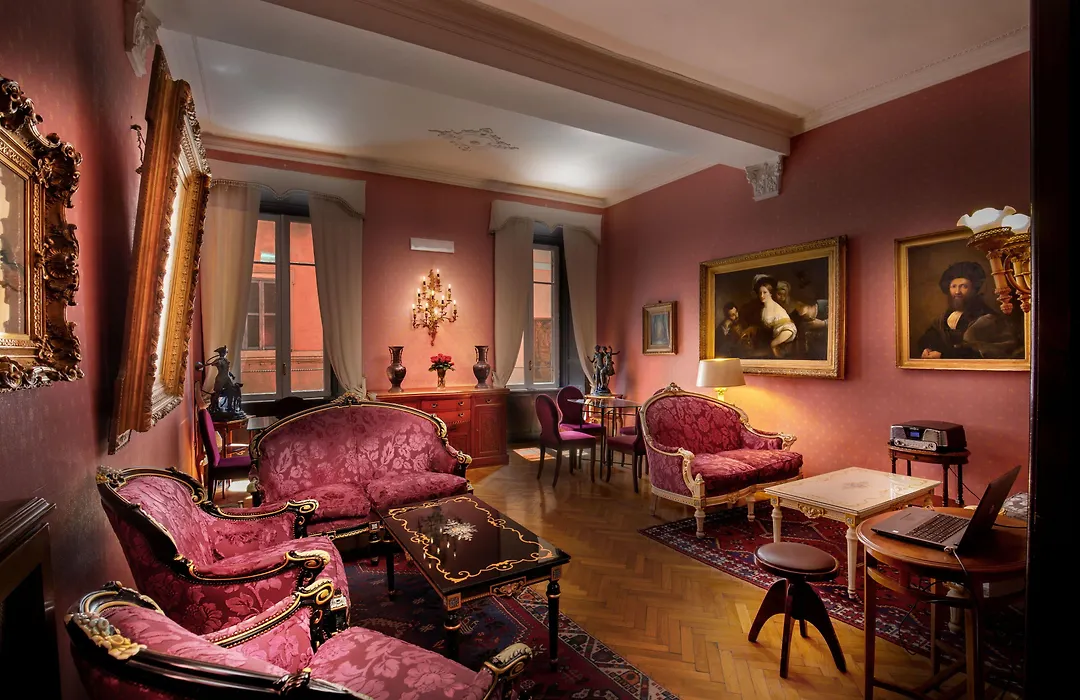 Residenza Frattina-1